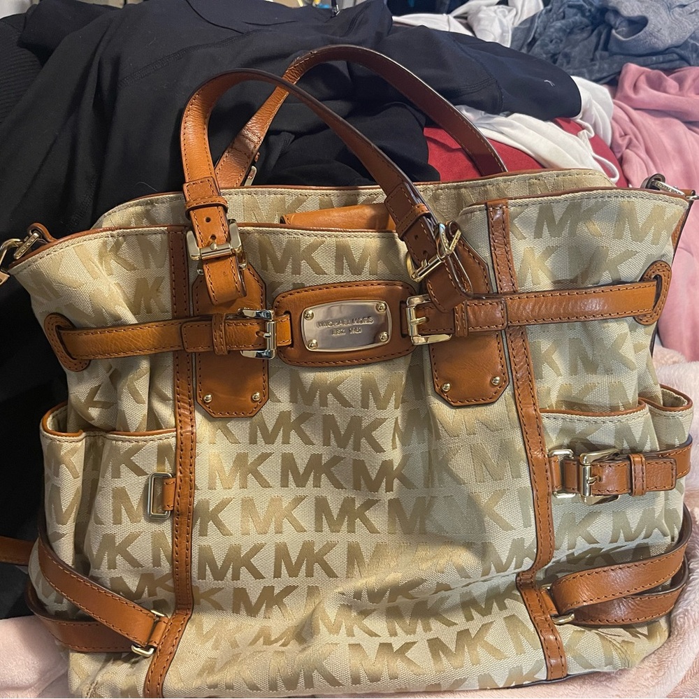 Michael Kors size large purse, used twice